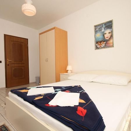 Apartments And Rooms By The Sea Starigrad, Paklenica - 6591 Rum bild