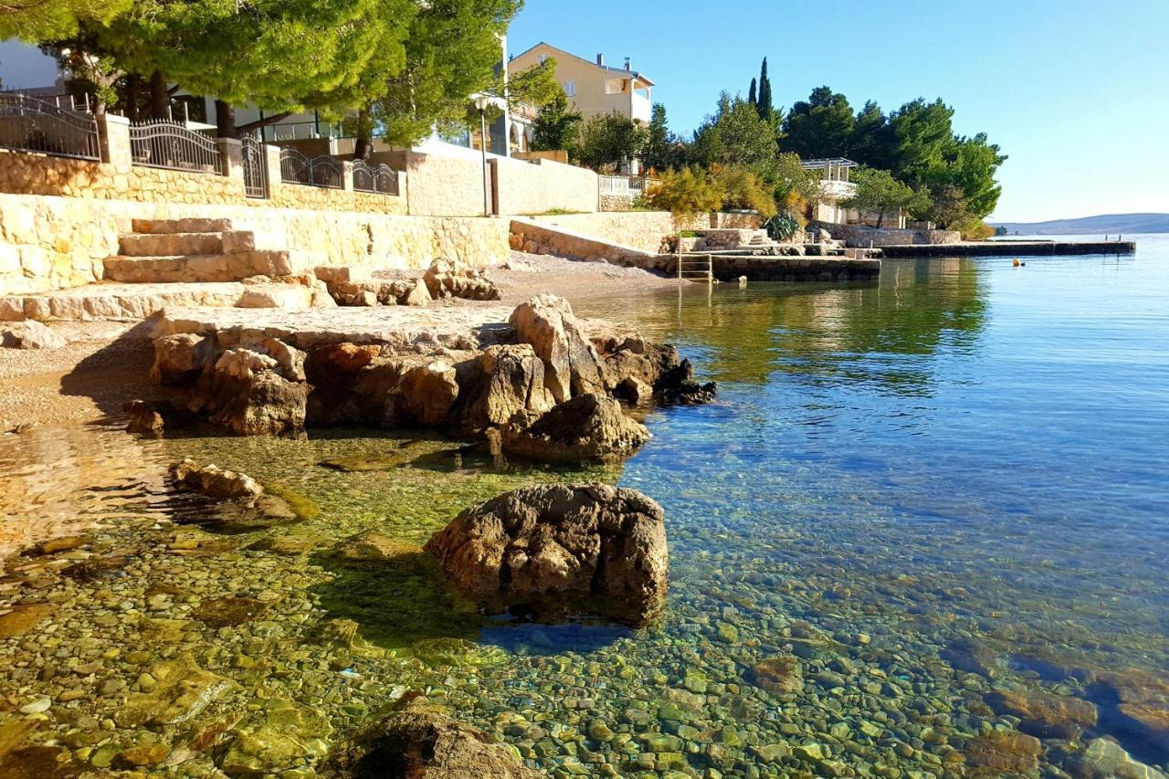 Apartments And Rooms By The Sea Starigrad, Paklenica - 6591 Exteriör bild