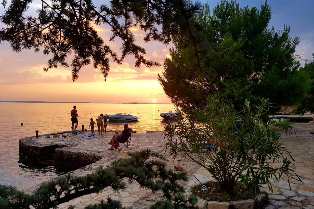 Apartments And Rooms By The Sea Starigrad, Paklenica - 6591 Exteriör bild
