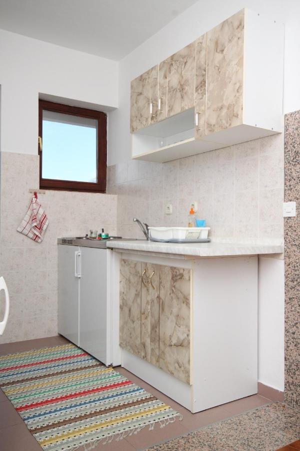 Apartments And Rooms By The Sea Starigrad, Paklenica - 6591 Exteriör bild