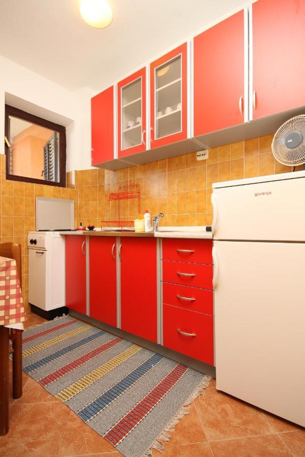Apartments And Rooms By The Sea Starigrad, Paklenica - 6591 Exteriör bild