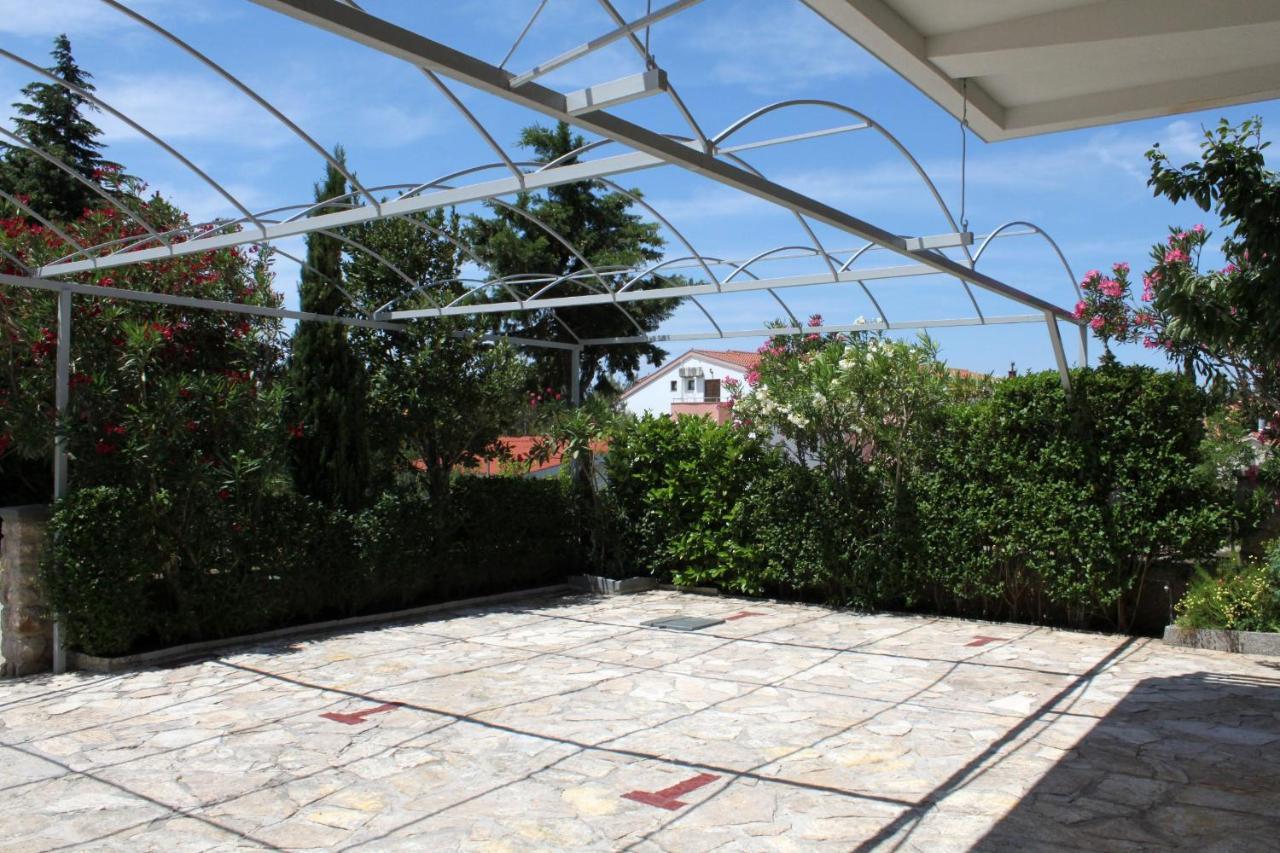 Apartments And Rooms By The Sea Starigrad, Paklenica - 6591 Exteriör bild
