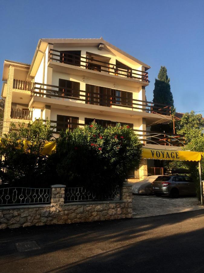Apartments And Rooms By The Sea Starigrad, Paklenica - 6591 Exteriör bild