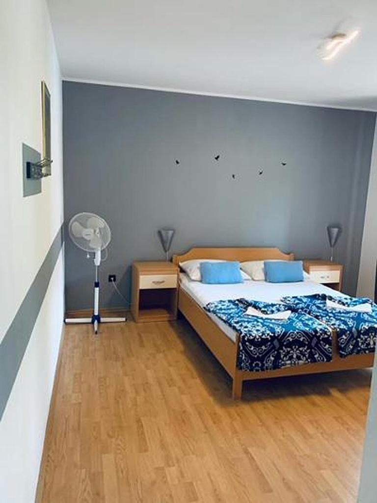 Apartments And Rooms By The Sea Starigrad, Paklenica - 6591 Rum bild
